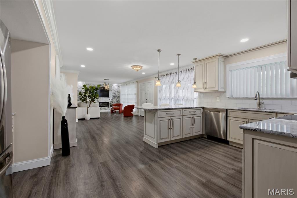 Oakwood Manor - Residential