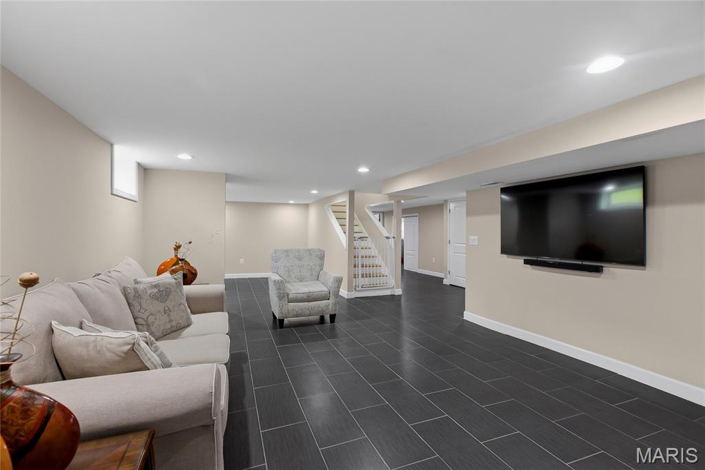 Oakwood Manor - Residential