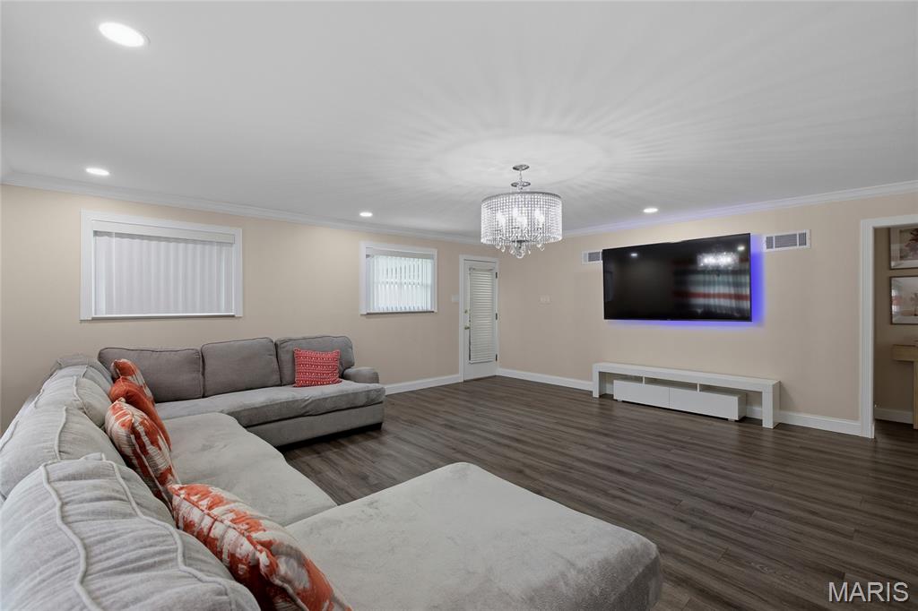 Oakwood Manor - Residential