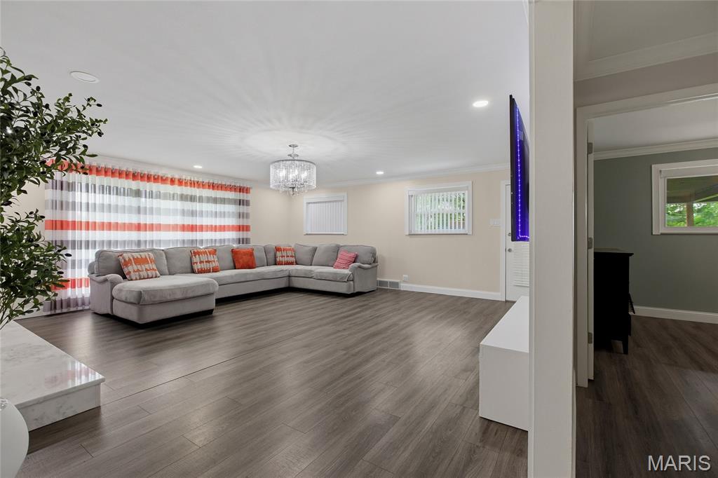 Oakwood Manor - Residential