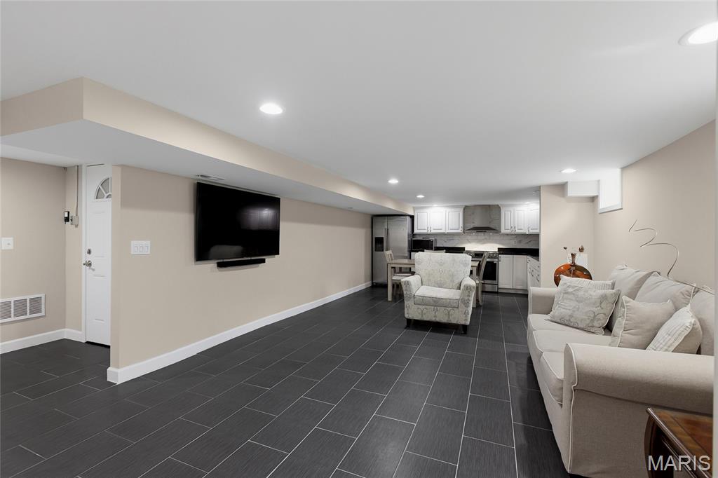 Oakwood Manor - Residential