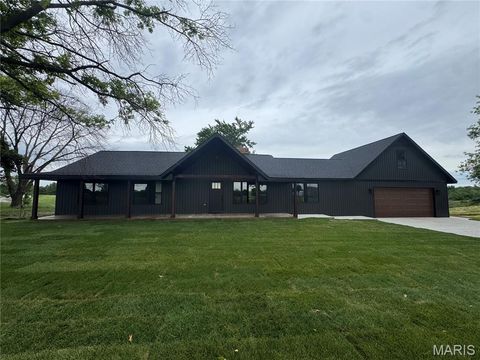Photo of 2100 S 74th Street, Belleville, IL 62223 (MLS # 26031844)