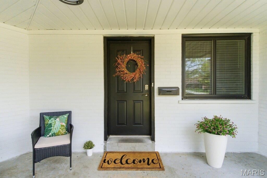 Photo of 700 Jamaica Court, Warson Woods, MO 63122 (MLS # 26020467)