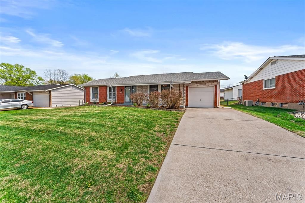 Photo of 2738 Westminster Drive, Florissant, MO 63033 (MLS # 26020793)