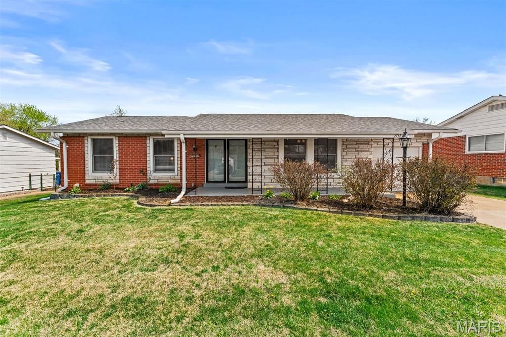 Photo of 2738 Westminster Drive, Florissant, MO 63033 (MLS # 26020793)