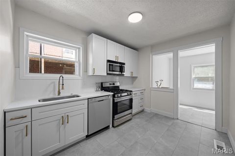 Tiny photo for 5006 Tholozan Avenue, St Louis, MO 63109 (MLS # 26030516)