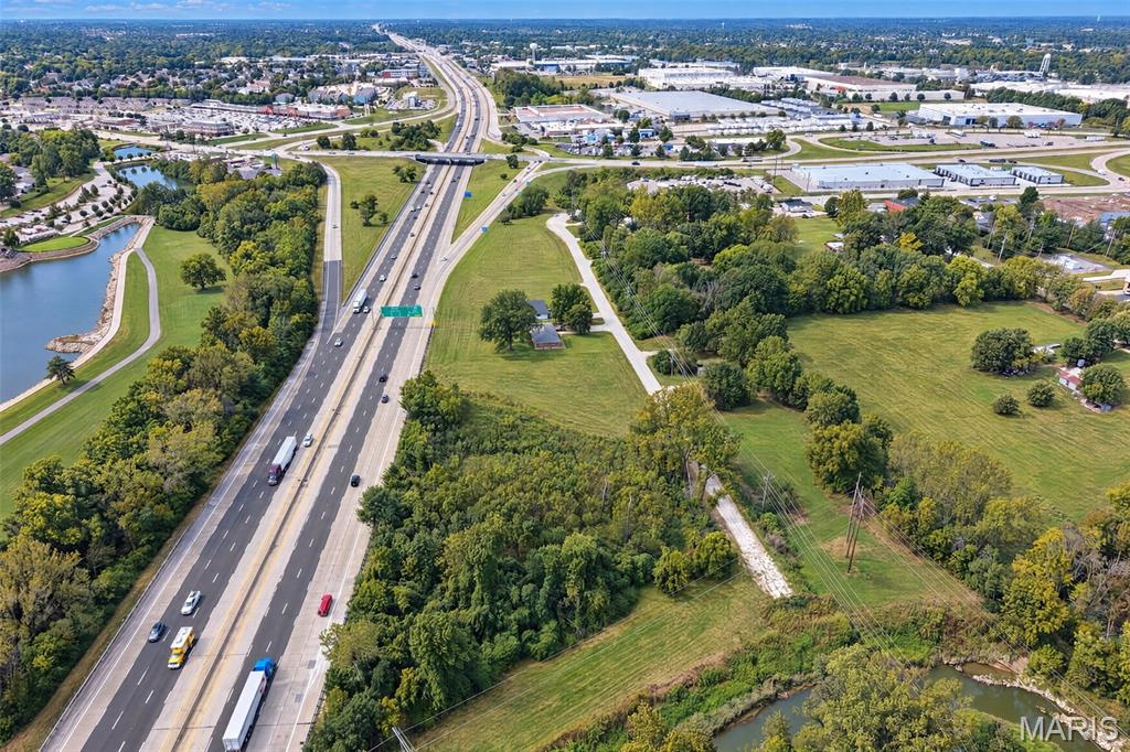 418 & 412 N Service Road