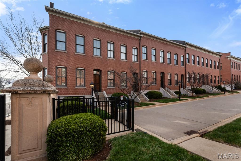 Lafayette Walk Condo Association - Residential