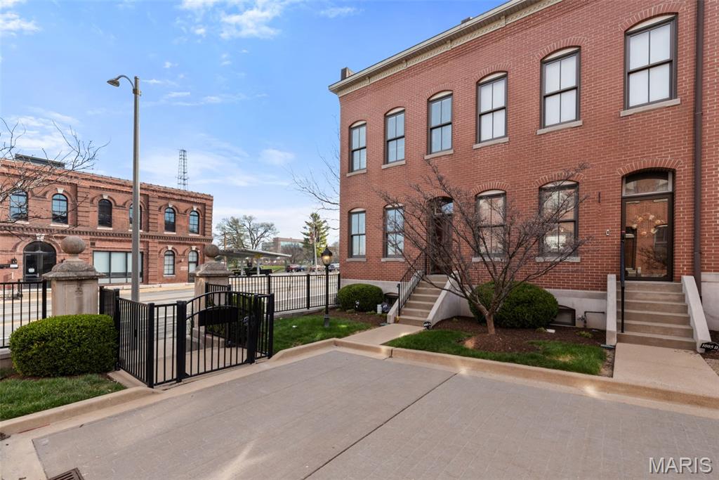 Lafayette Walk Condo Association - Residential