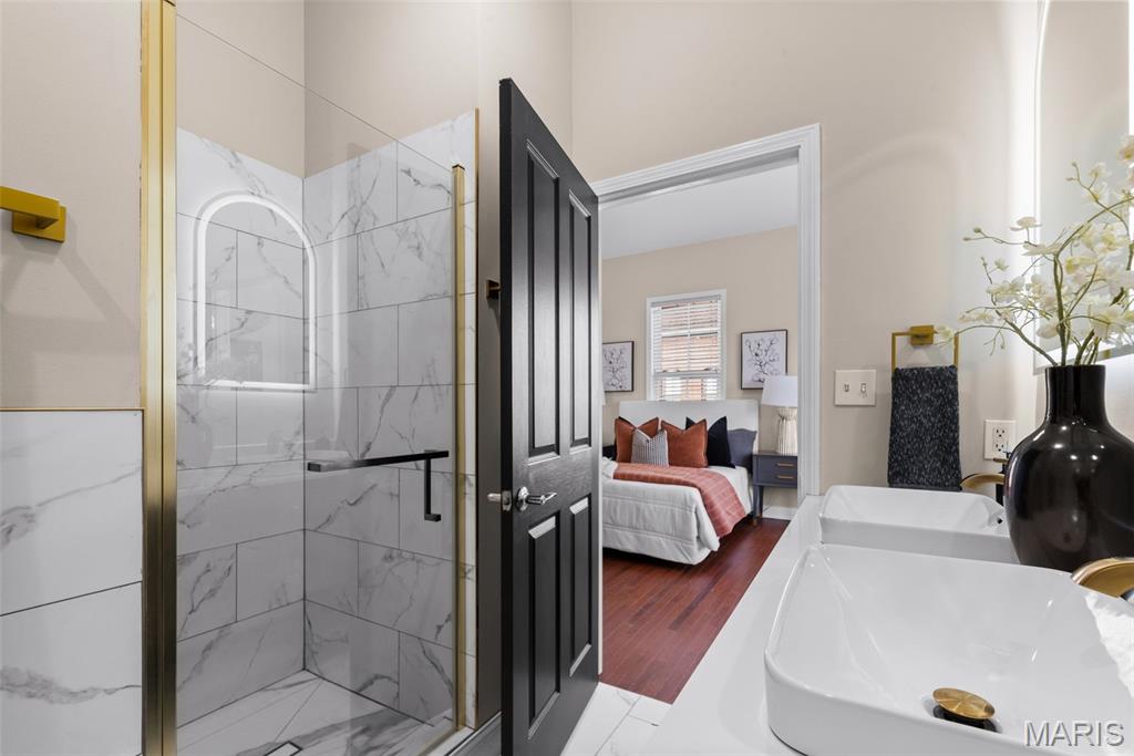 Lafayette Walk Condo Association - Residential