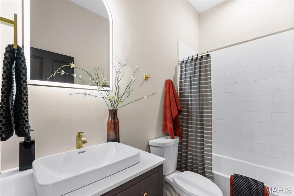 Lafayette Walk Condo Association - Residential