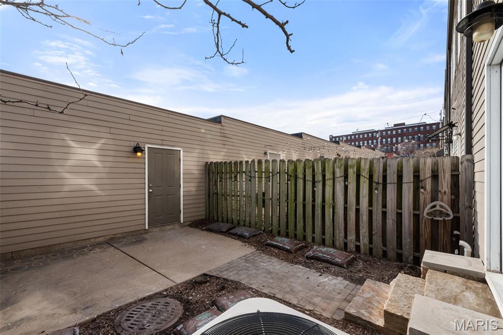 Lafayette Walk Condo Association - Residential