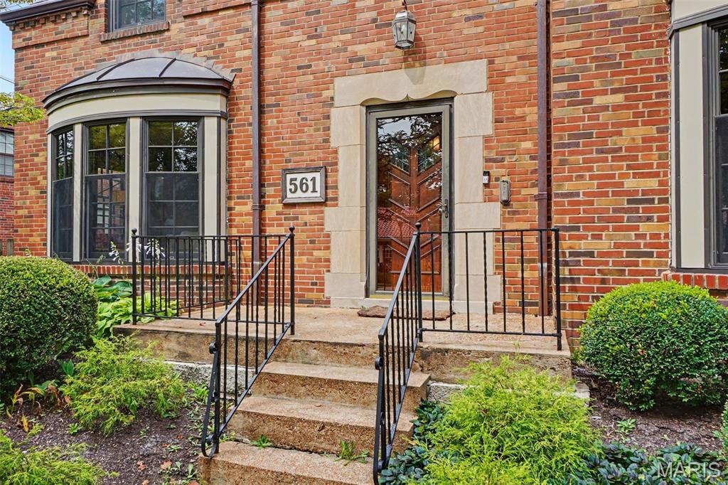Photo of 561 Bedford Avenue, University City, MO 63130 (MLS # 26049966)