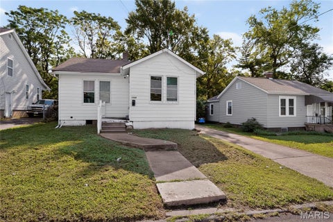 Photo of 2344 Burns Avenue, St Louis, MO 63114 (MLS # 26046979)