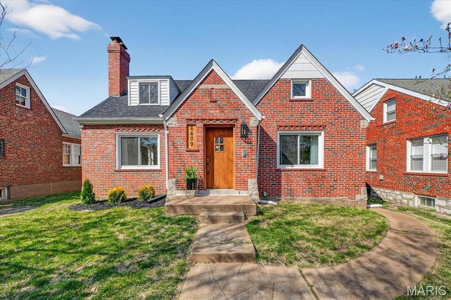 Located in the heart of highly desirable St. Louis Hills, this fully renovated home offers the perfect blend of charm, modern updates, and an unbeatable lifestyle—just moments from Francis Park, local coffee shops, and the iconic Ted Drewes Frozen Custard.
Set on an oversized 45x125 lot, this home was completely gut-rehabbed in 2025 with all new framing, plans, and permits. Major updates include new insulation, drywall, electrical service and wiring, plumbing, mechanical systems with updated ductwork, and a brand-new roof—offering true turnkey peace of mind. Inside, you’ll find over 2,400 square feet of thoughtfully designed living space, featuring luxury plank flooring throughout the main level. The kitchen is a true showstopper, complete with custom cabinetry, quartz countertops, and a full quartz backsplash—perfect for both daily living and entertaining. Flexible spaces allow for a pantry or main-floor laundry, plus a separate dining room! The main floor also features two additional bedrooms and a full bathroom, offering convenience and flexibility for guests, family, or a home office. Upstairs offers a spacious bedroom retreat with a walk-in closet and full bath, while the finished lower level provides even more living space, including a comfortable family room, a stylish full bathroom, a private bedroom, second laundry area, and abundant storage—all cabinetry included.
Step outside to a fenced backyard ready for summer gatherings or relaxing evenings at home. All of this in one of St. Louis’ most beloved neighborhoods—just steps from parks, coffee, dining, and local favorites!