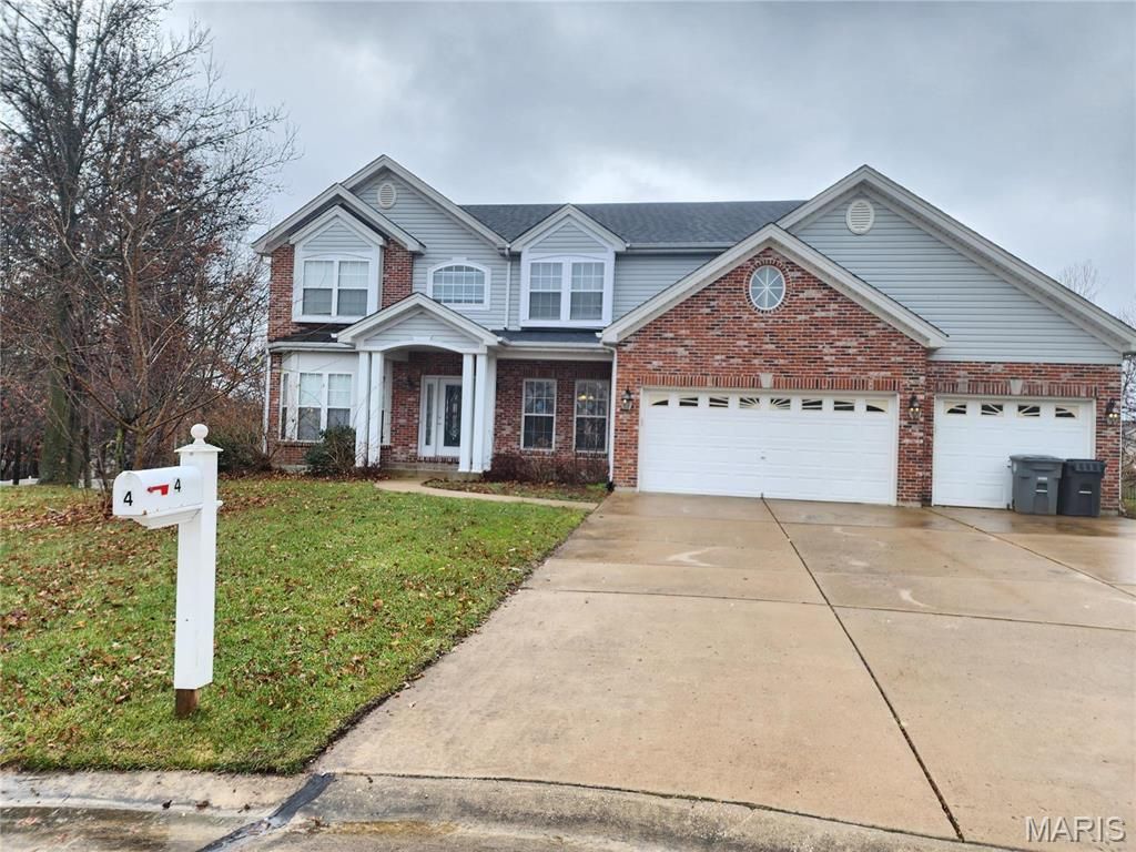Photo of 4 Greenbriar Summit Court, St Peters, MO 63376 (MLS # 26031628)