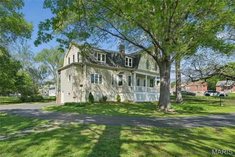 Tiny photo for 33 S Laclede Station Road, Webster Groves, MO 63119 (MLS # 26018894)