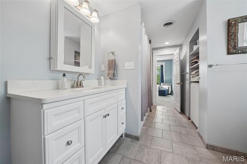Tiny photo for 33 S Laclede Station Road, Webster Groves, MO 63119 (MLS # 26018894)