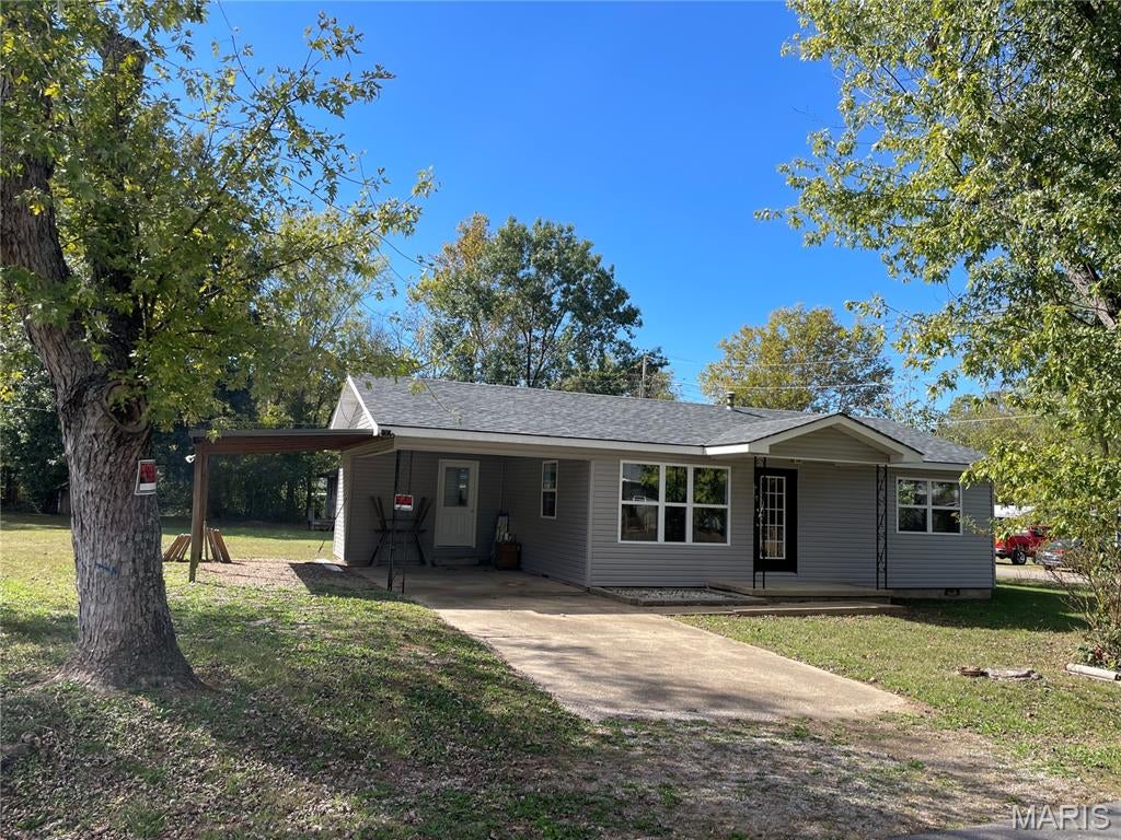 Photo of 601 Big Ben Boulevard, Piedmont, MO 63957 (MLS # 26067520)