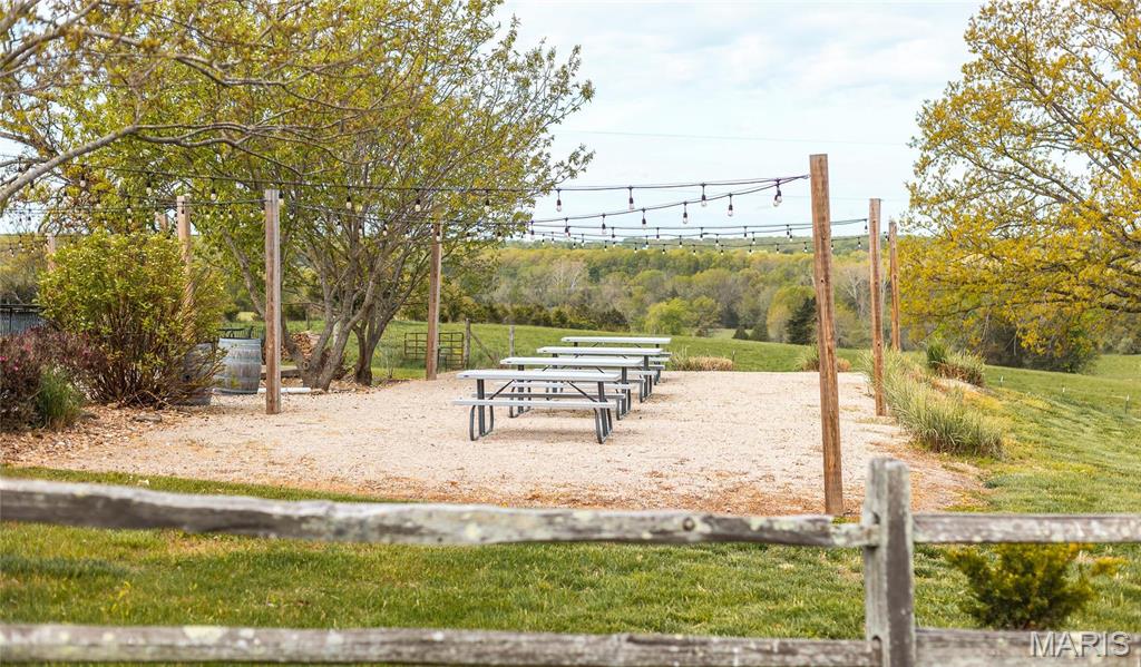 Leasburg - Commercial Sale