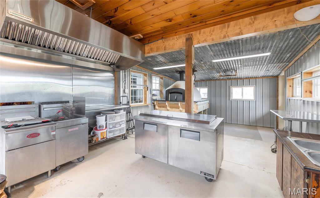 Leasburg - Commercial Sale