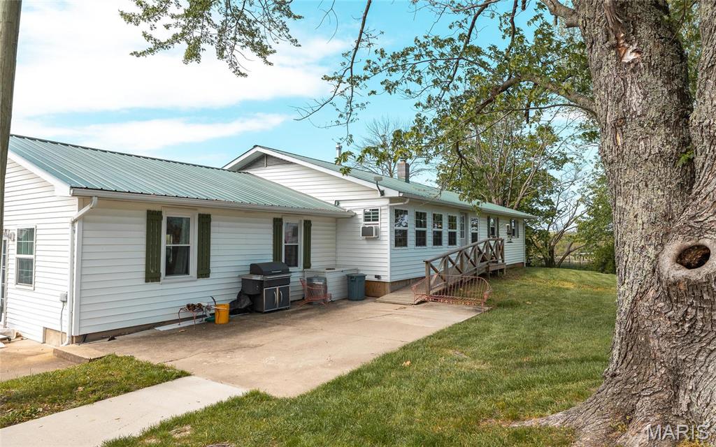 Leasburg - Commercial Sale