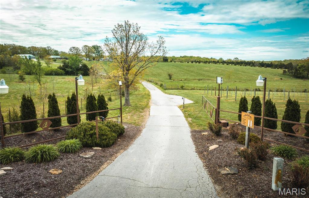 Leasburg - Commercial Sale