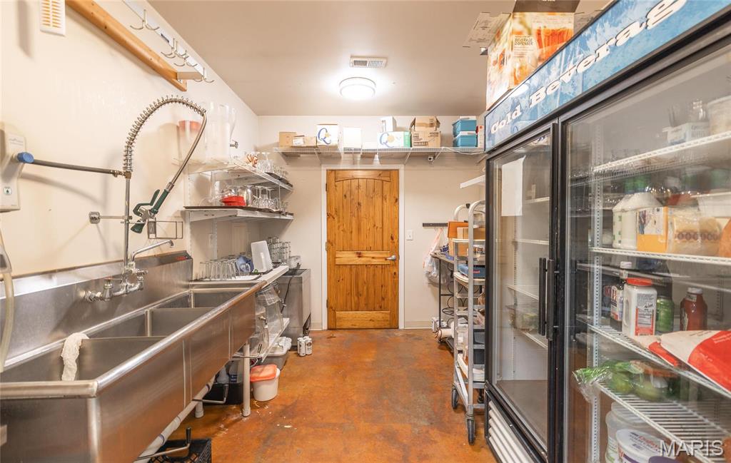 Leasburg - Commercial Sale