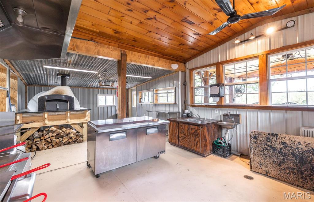 Leasburg - Commercial Sale