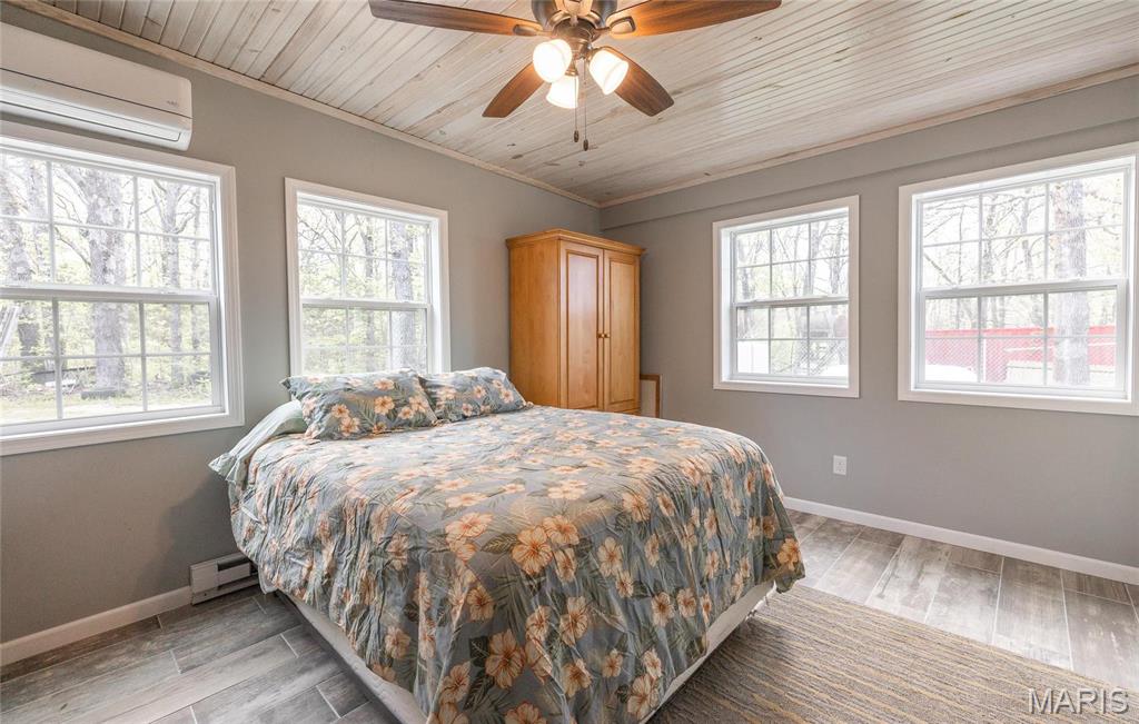 Leasburg - Commercial Sale