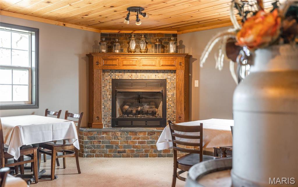 Leasburg - Commercial Sale