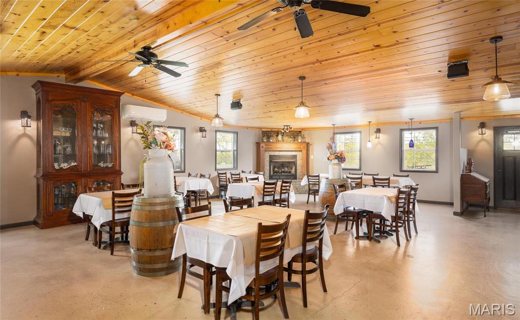 Leasburg - Commercial Sale