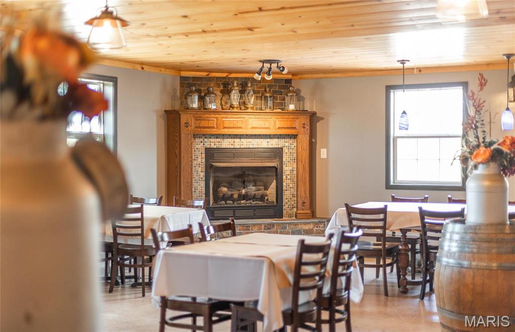 Leasburg - Commercial Sale