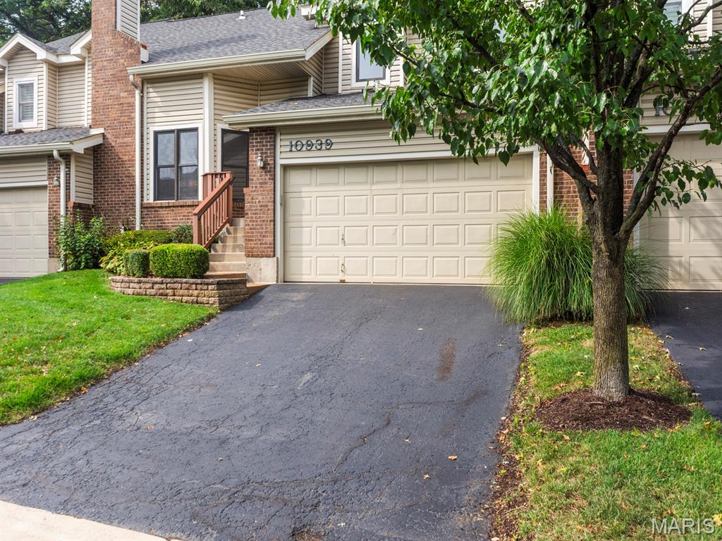 10939 Vauxhall Drive