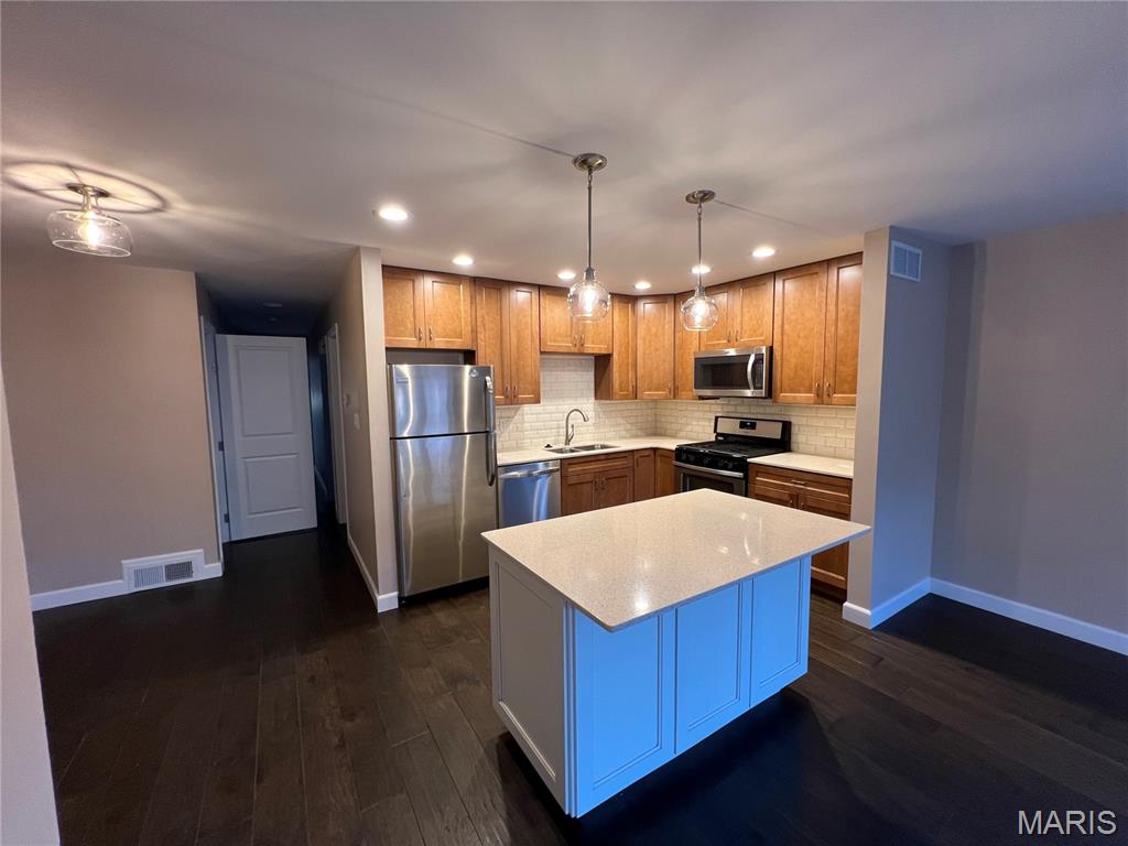 7526 Byron Place