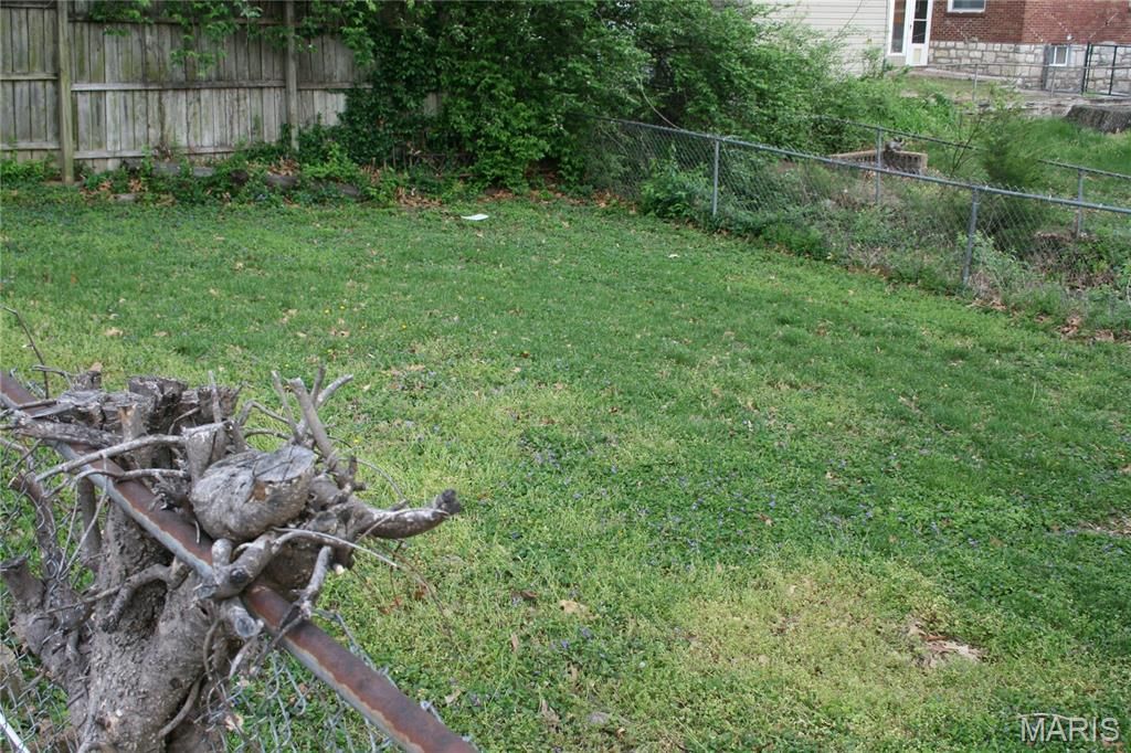 Photo of 515 Kingston Drive, St Louis, MO 63125 (MLS # 26020500)