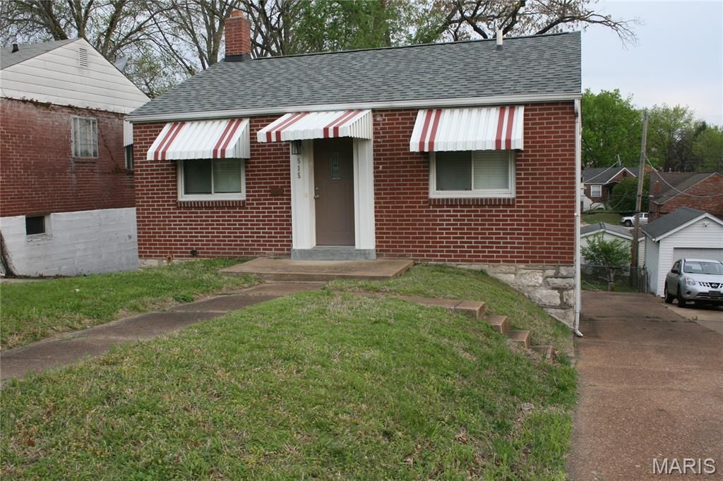 Photo of 515 Kingston Drive, St Louis, MO 63125 (MLS # 26020500)