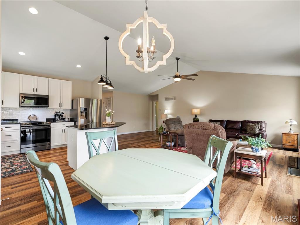 Arbors Of Rockwood Three The - Residential