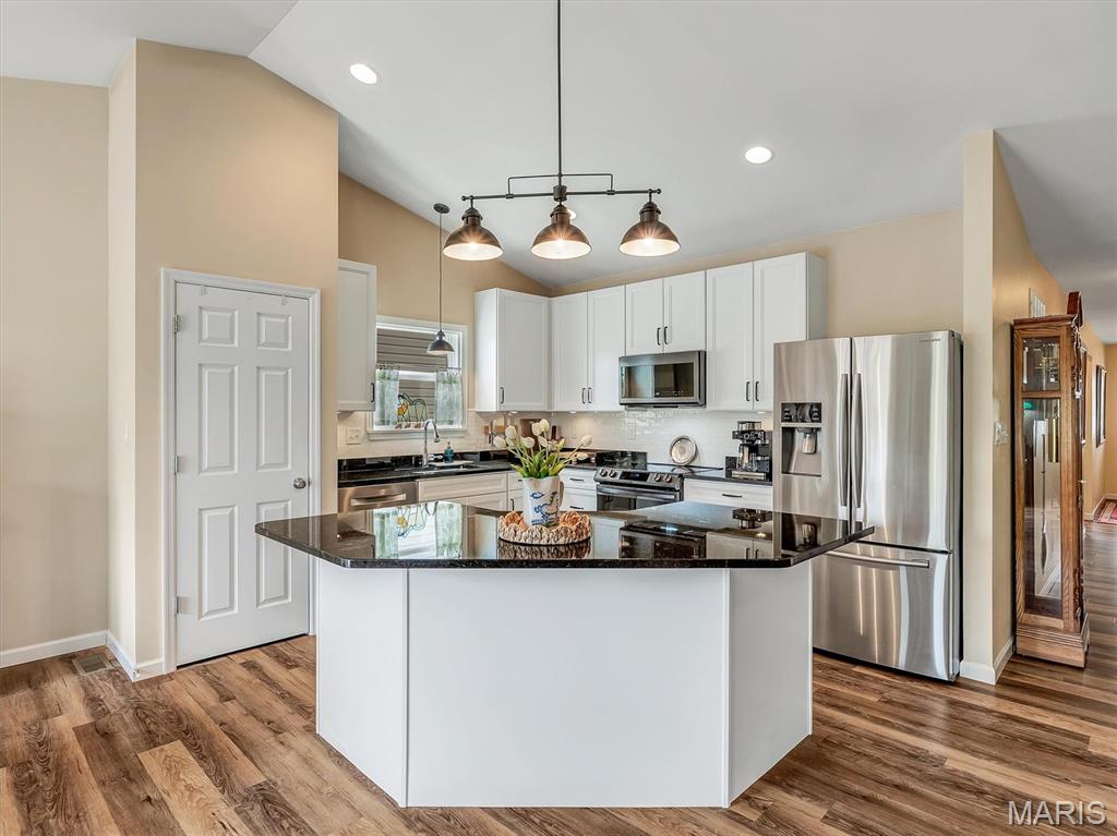 Arbors Of Rockwood Three The - Residential