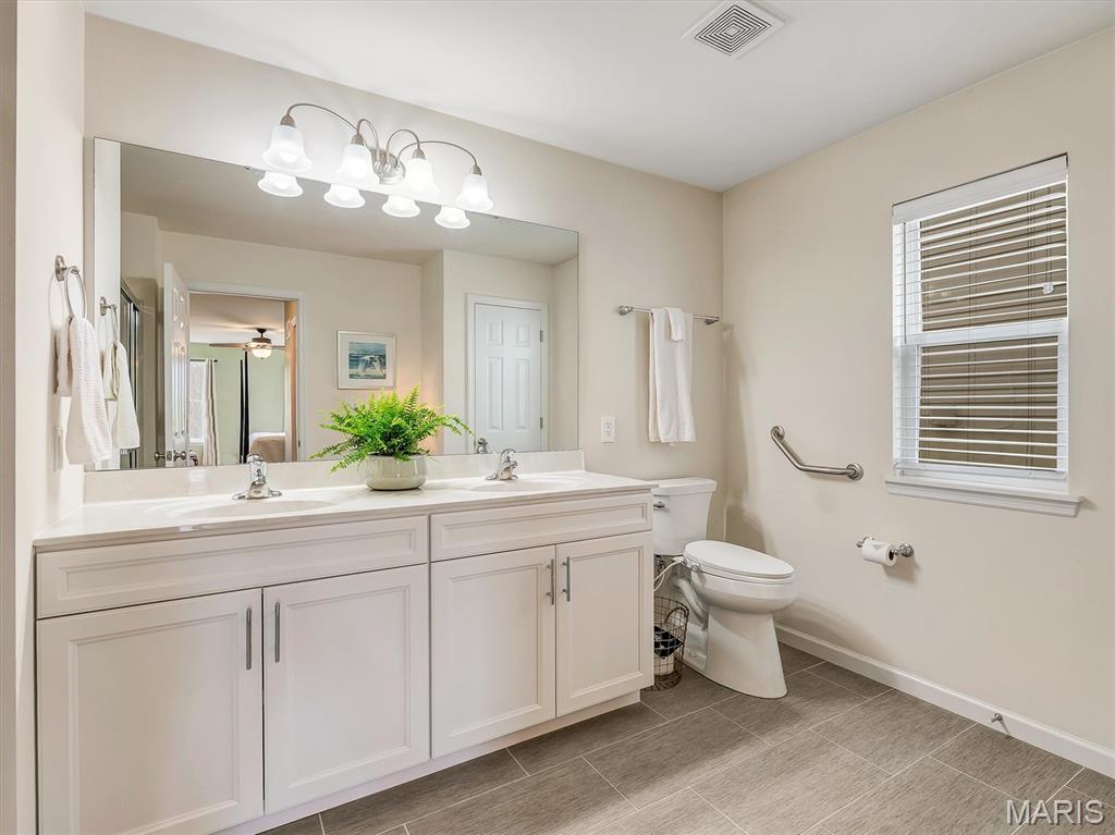 Arbors Of Rockwood Three The - Residential