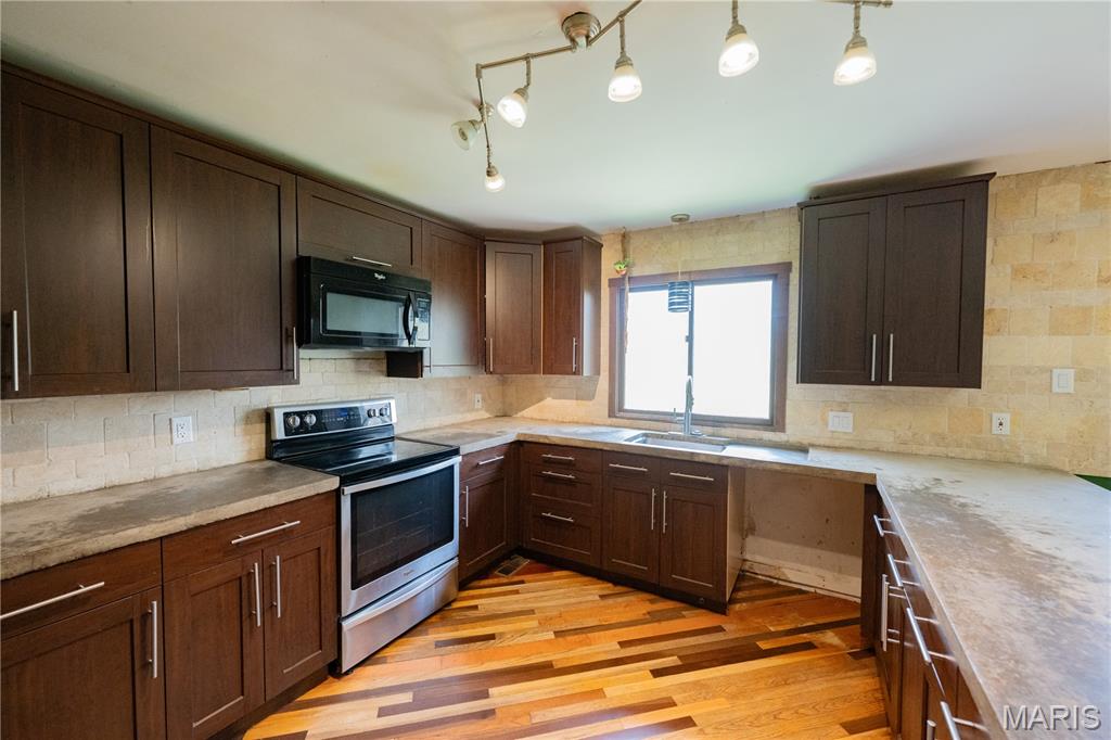 Lsl Oak Hills #147 - Residential