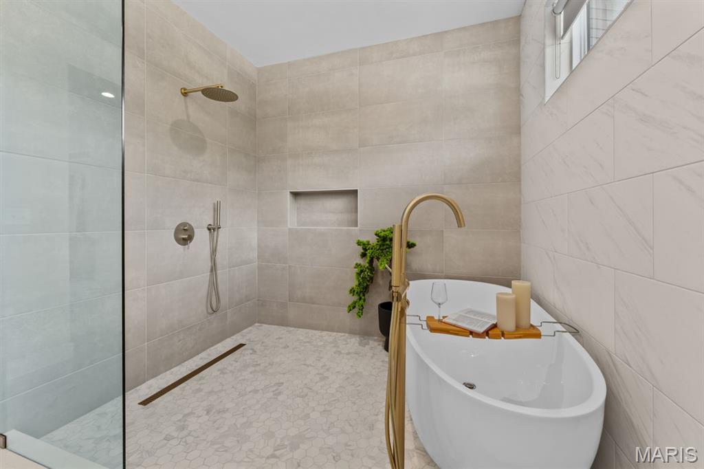 Assumption Valley Sec 3 Lt 24 & - Residential