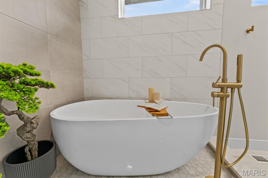 Assumption Valley Sec 3 Lt 24 & - Residential