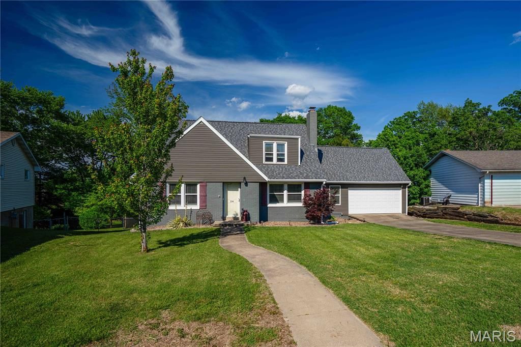 Photo of 24 Camellia Drive, Cape Girardeau, MO 63703 (MLS # 26026024)