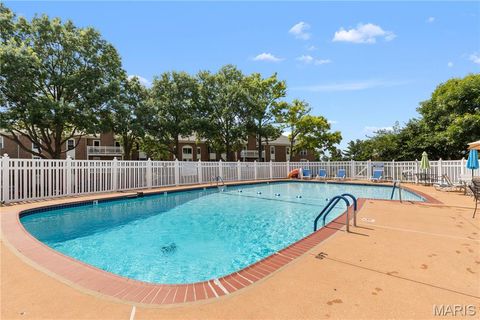 Tiny photo for 964 Claytonbrook Drive #2B, Ballwin, MO 63011 (MLS # 26040748)