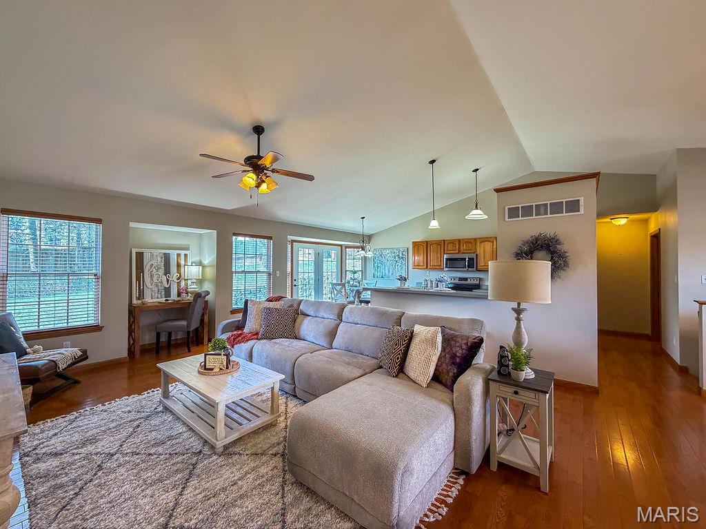 Williamsburg Ph 06 - Residential