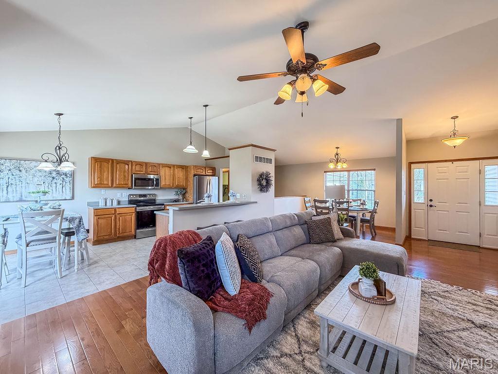 Williamsburg Ph 06 - Residential