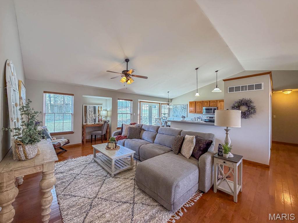 Williamsburg Ph 06 - Residential