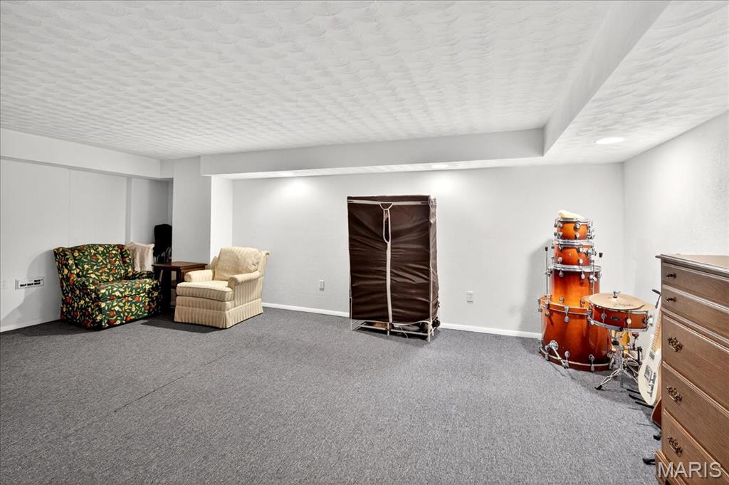 Lin-Tel Manor - Residential