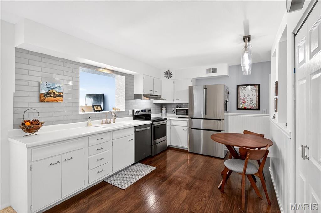 Lin-Tel Manor - Residential